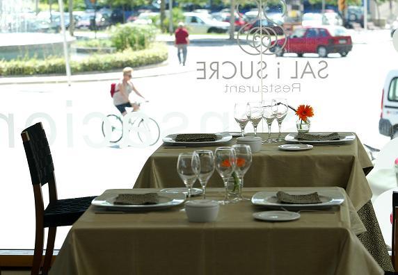 Hotel Ciutat Igualada Bagian luar foto